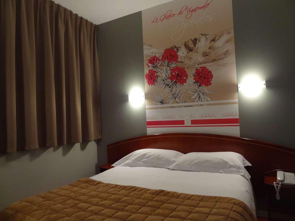 Cit'Hotel De La Marne Tarbes Phòng bức ảnh
