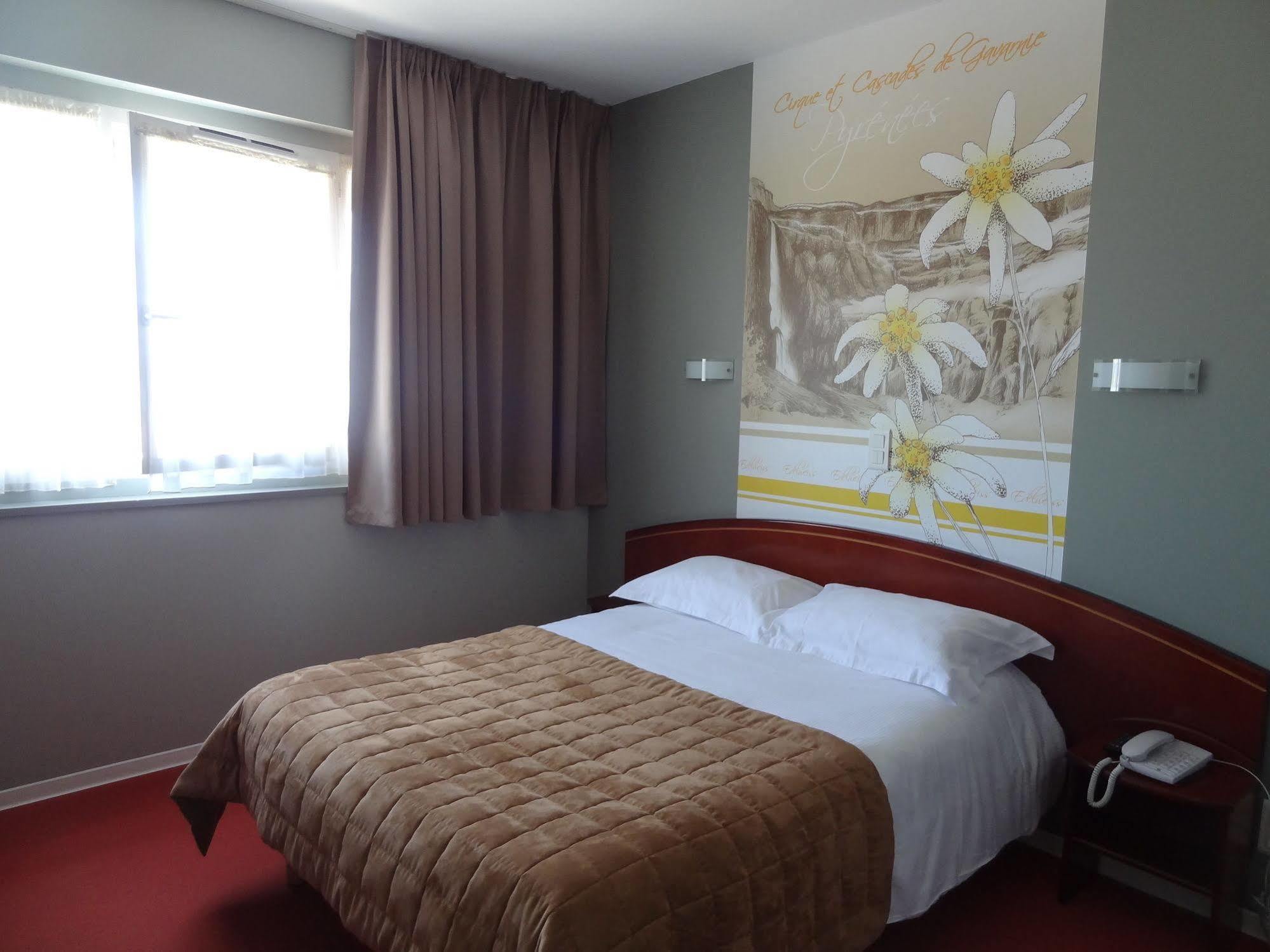 Cit'Hotel De La Marne Tarbes Ngoại thất bức ảnh