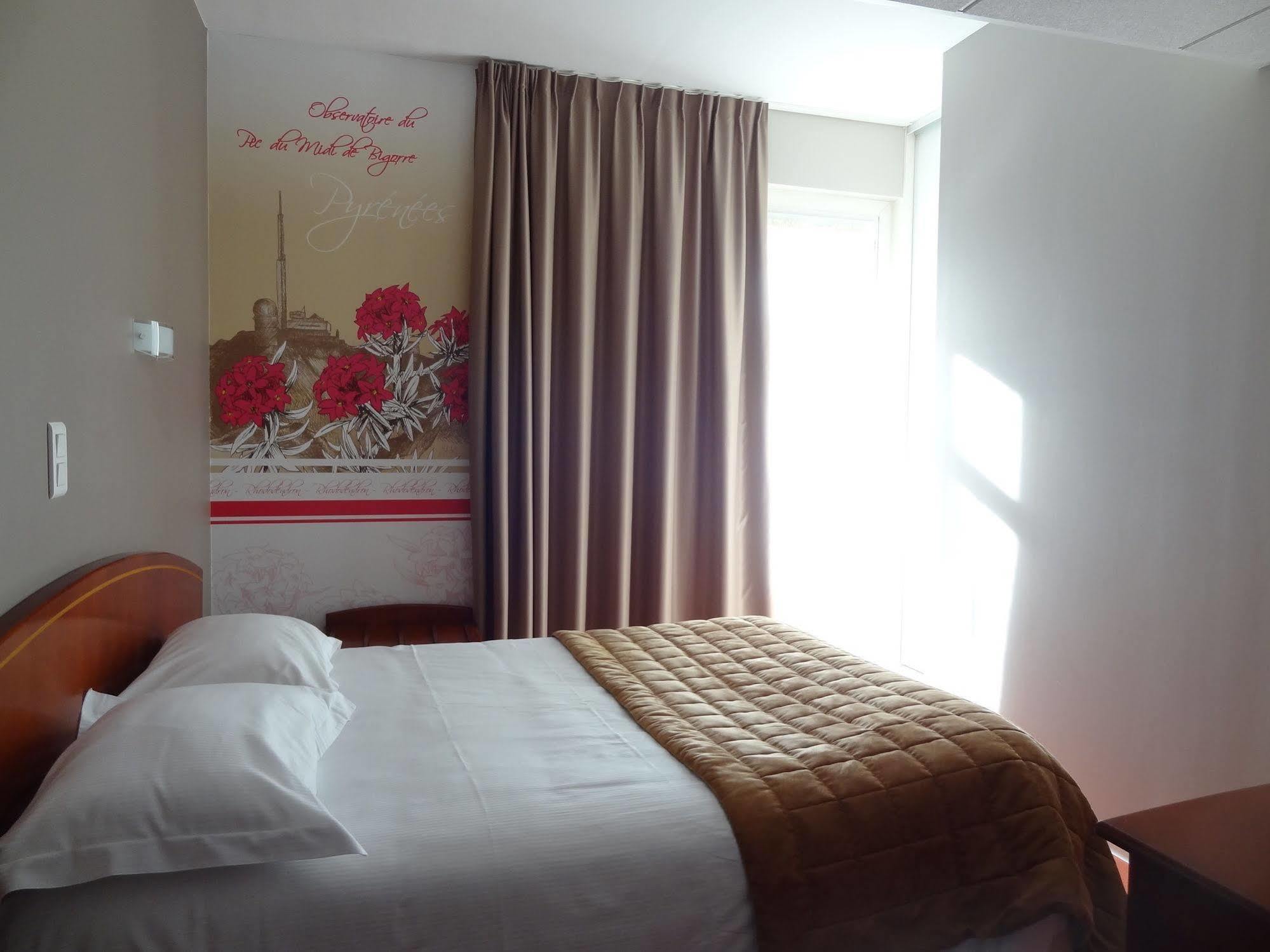 Cit'Hotel De La Marne Tarbes Ngoại thất bức ảnh