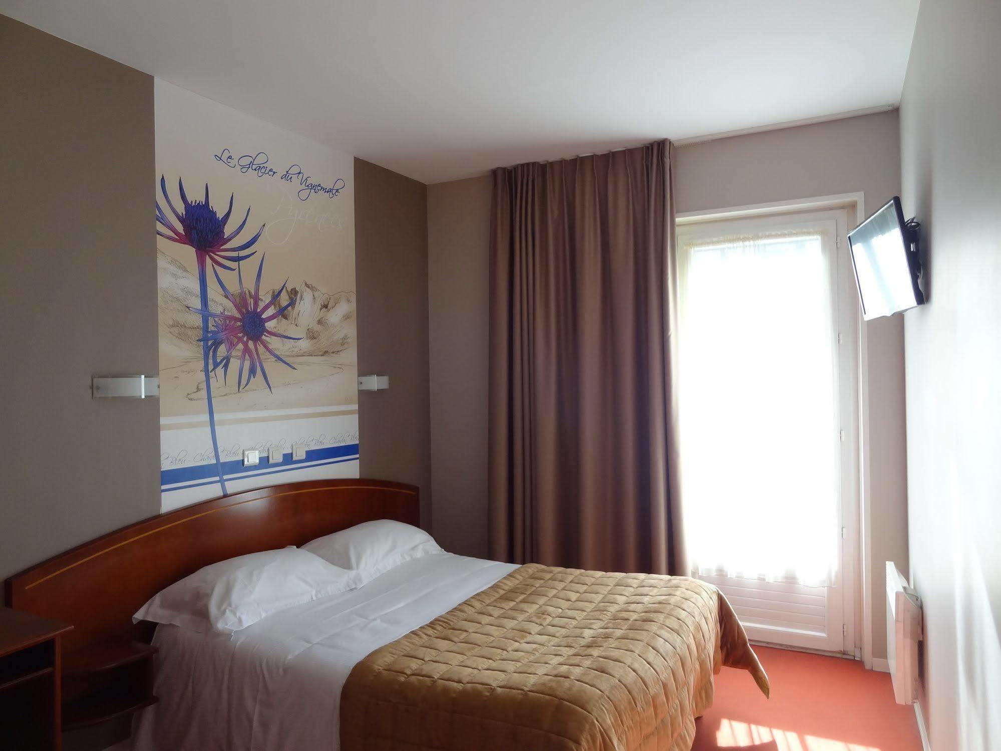 Cit'Hotel De La Marne Tarbes Ngoại thất bức ảnh