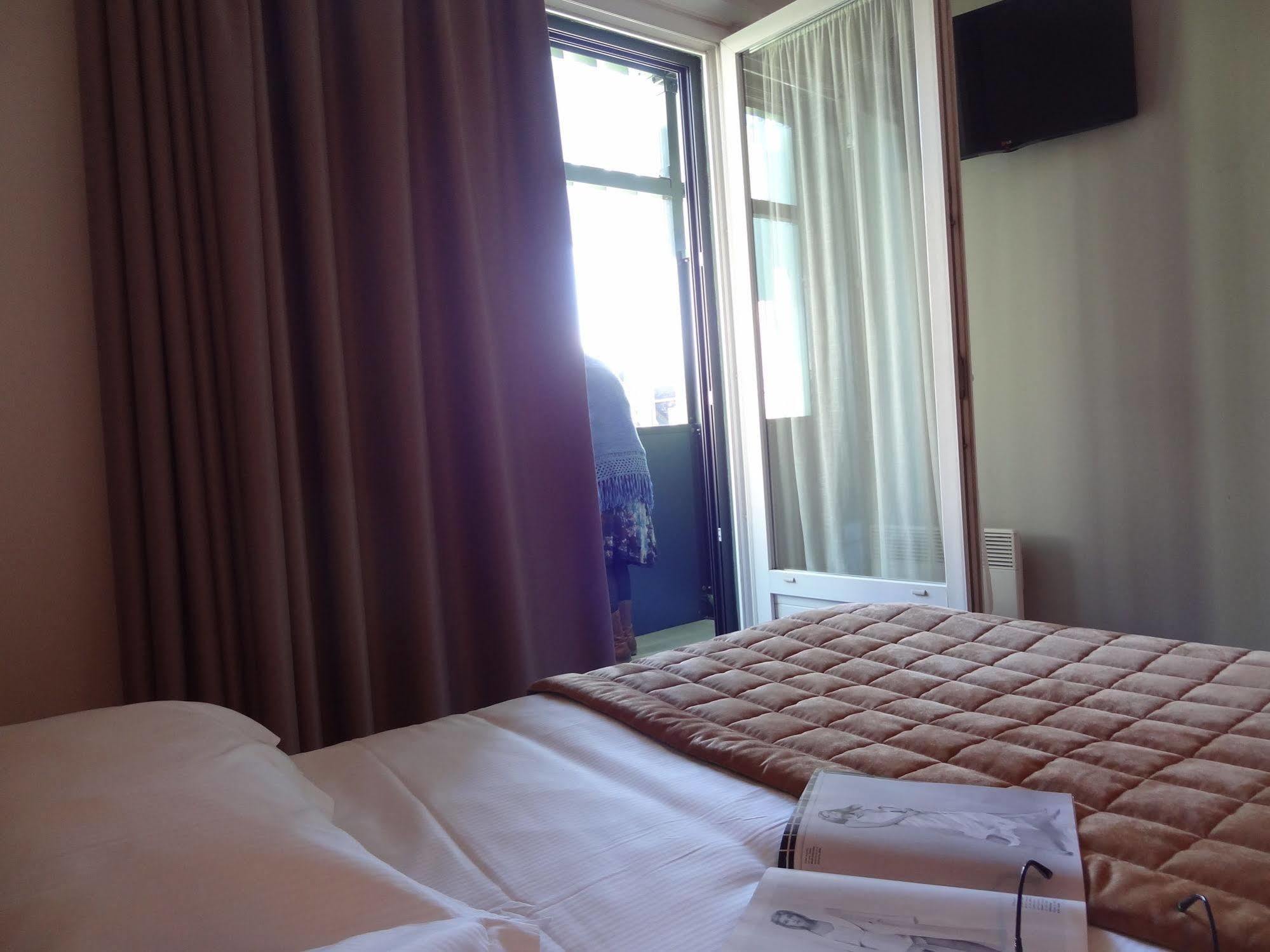 Cit'Hotel De La Marne Tarbes Ngoại thất bức ảnh